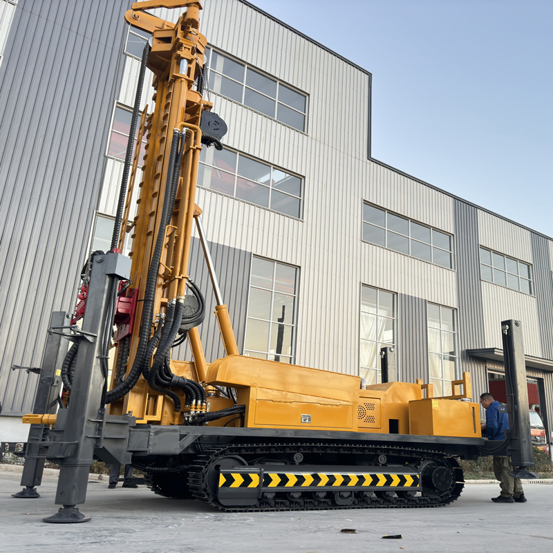 WR1000S الهيكل المجنزر والبرج التلسكوبي للتنقل