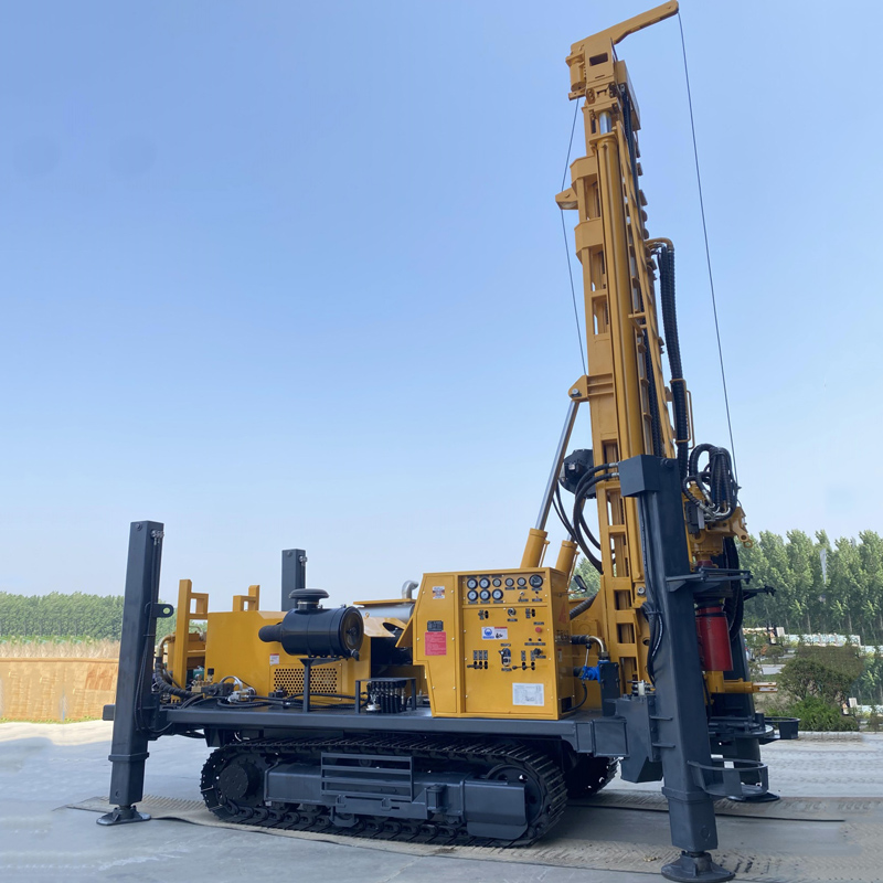 عرض كامل لحفارة آبار المياه المجنزرة ببرج تلسكوبي WR600S