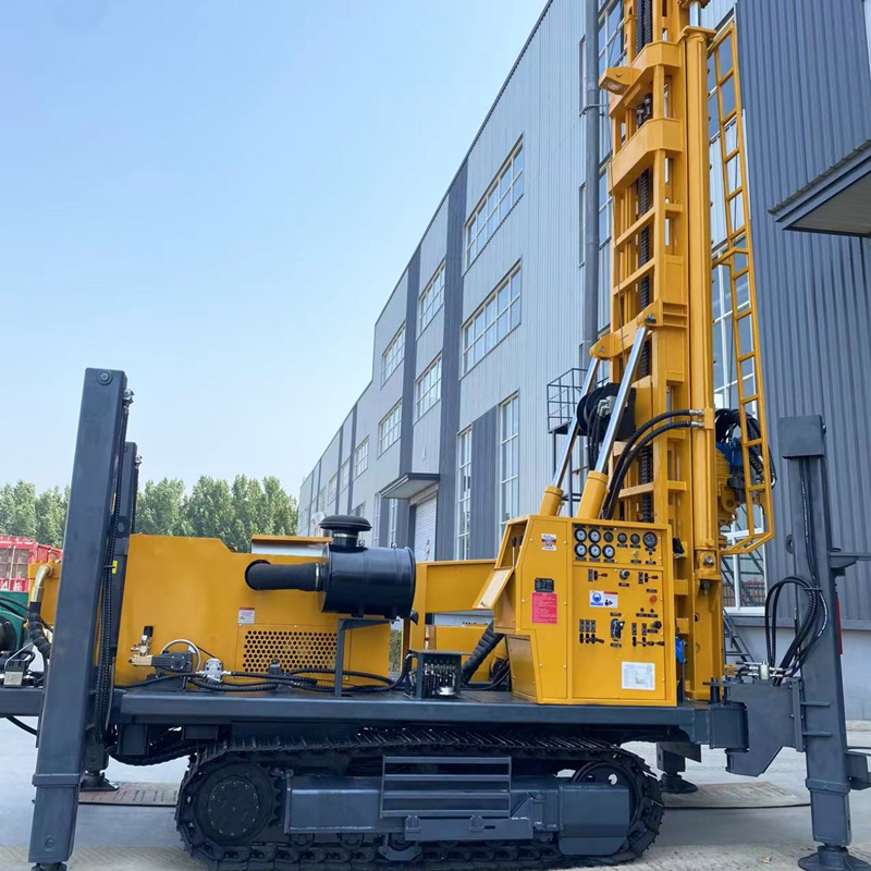 منظر تشغيلي لحفارة آبار المياه الهيدروليكية الكاملة المجنزرة WR600S