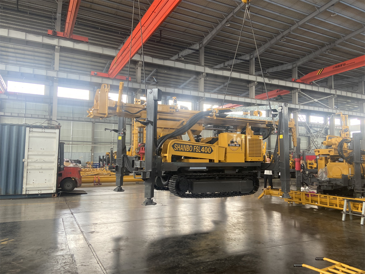 عند شراء نظام أخذ العينات الحلزوني الثلاثي WR600RC-CS3، ما الذي يجب التحقق منه مع الشركة المصنّعة بشأن دقة تقسيم العينات وإدارة منع التلوث؟