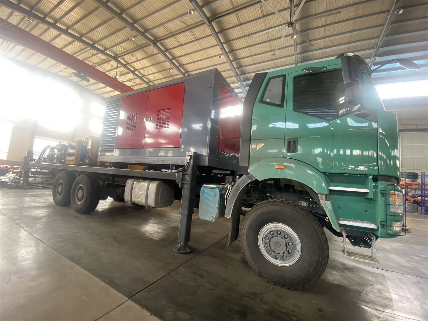 شراء حفار آبار مياه مجنزر صغير WR220SE بعمق 220 متر: ما شروط المرور التي يجب التحقق منها قبل العمل في المواقع الضيقة مع هيكل 4.7 طن وإمكانية العمل بالماء والهواء؟
