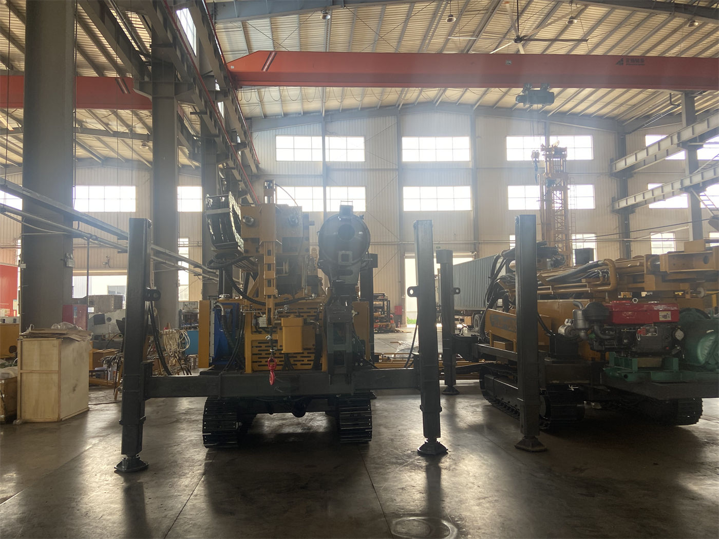 شراء حفارة آبار مياه WR750S فئة 750 متر: برج تلسكوبي مع أنابيب حفر 6 أمتار وقوة رفع 40 طن، ما الأمور التي يجب تأكيدها مسبقاً لإدارة أنابيب الحفر في الآبار العميقة؟