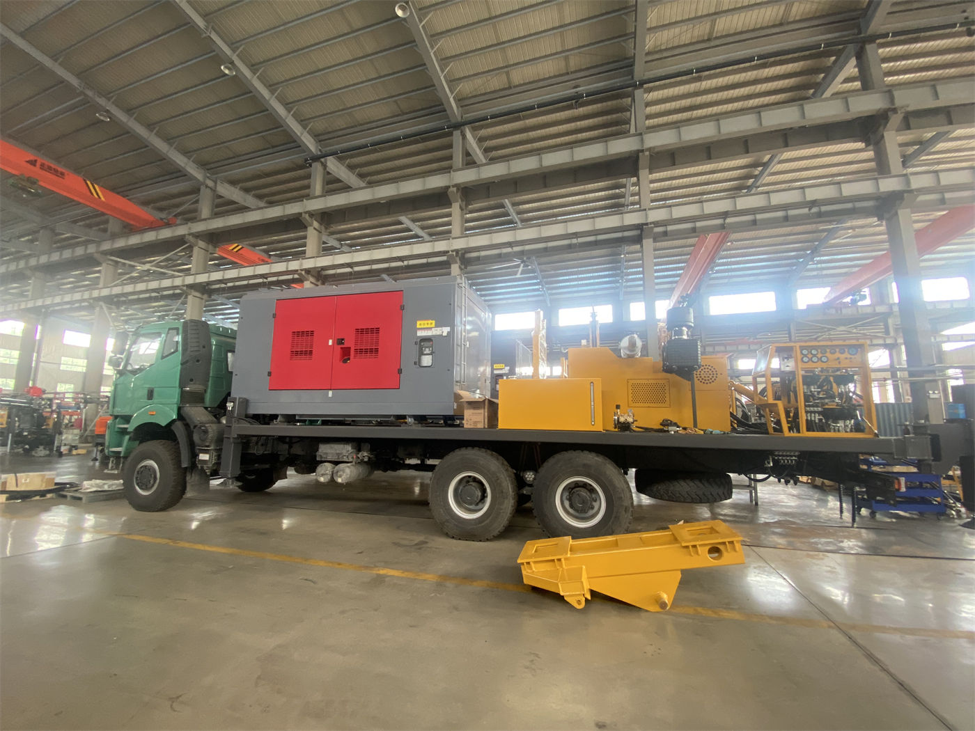 شراء حفار آبار مياه WR1000S بعمق 1000 متر: قوة رفع 52 طن وعزم دوران 26000 نيوتن·متر، كيف تتجنب عدم توافق أدوات الحفر وضاغط الهواء في الثقوب العميقة ذات القطر الكبير؟