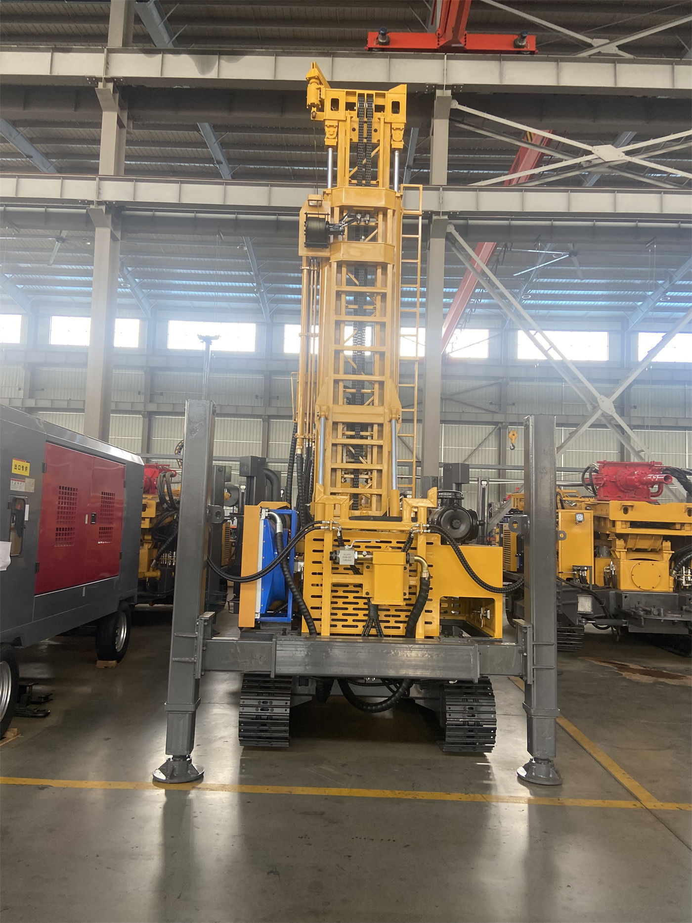 شراء حفارة آبار مياه فائقة العمق WR1500S بطول 1500 متر: عند توافق قوة الرفع 80 طن وعزم الدوران 31000 نيوتن·متر مع أنابيب حفر بطول 9.6 متر، ما الشروط التي يجب تأكيدها مسبقاً لإدارة سلسلة الحفر في الآبار العميقة؟